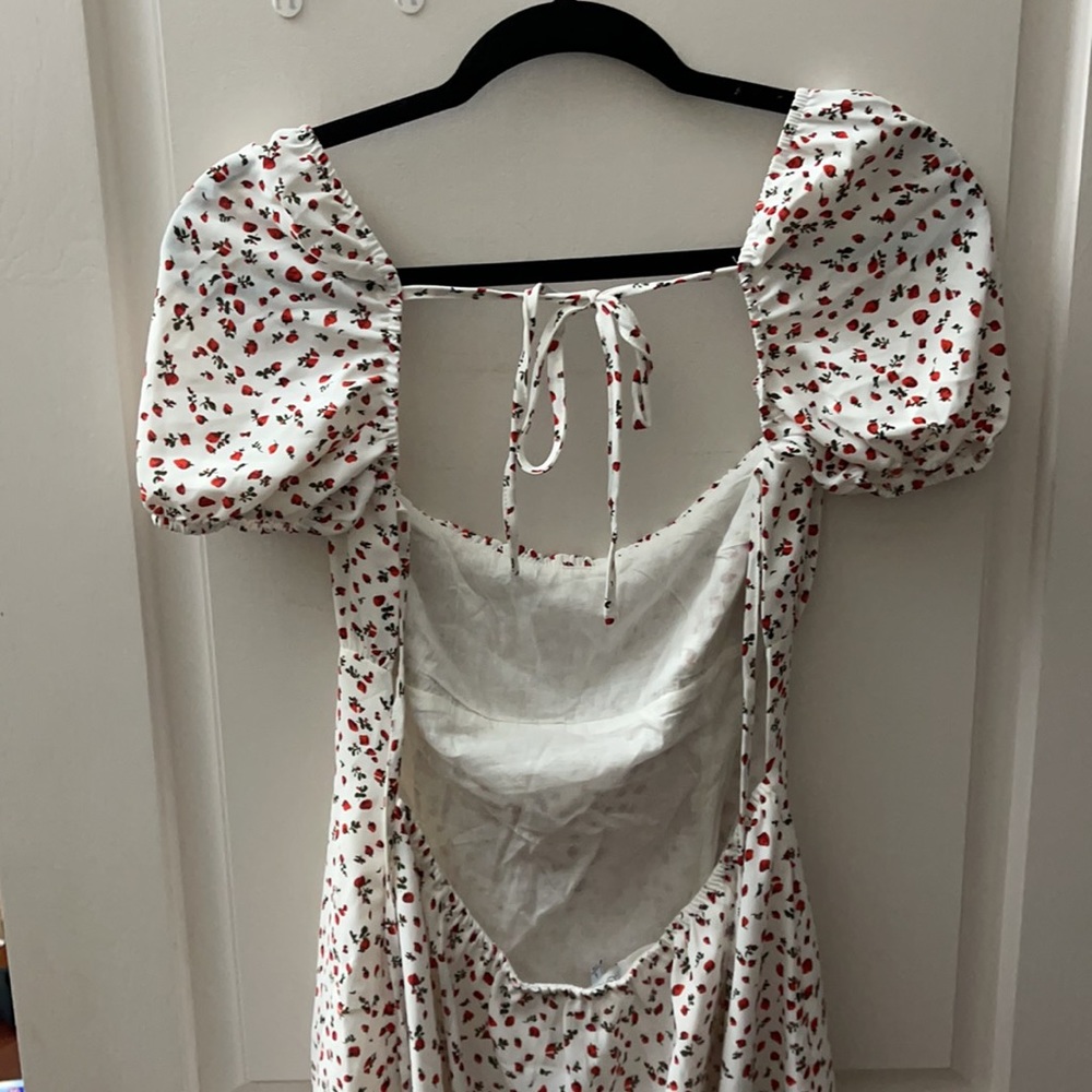 Open back dress - Picture 2 of 3